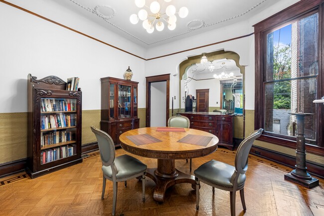 Building Photo - 3314 Auchentoroly Terrace