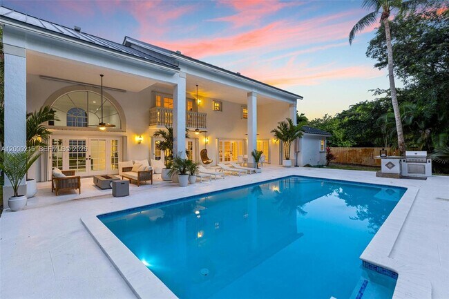 Building Photo - 14850 Old Cutler Rd