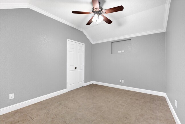 Building Photo - 5902 Cr-675