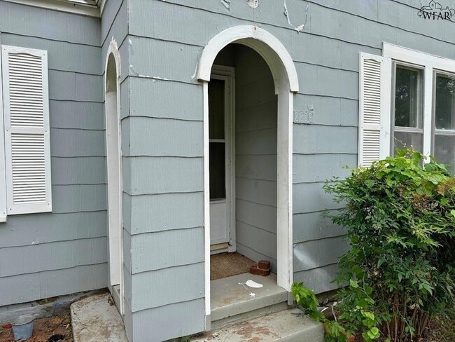 Building Photo - 2209 Talunar Ln