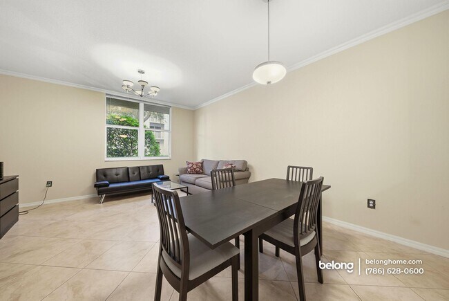 Building Photo - 2421 NE 65th St