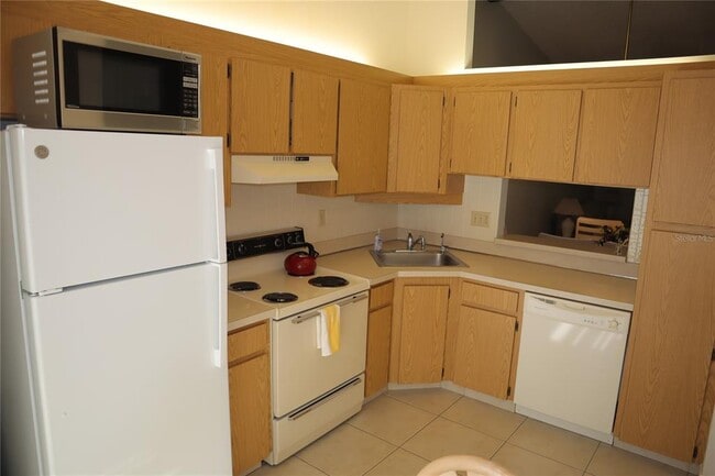 Building Photo - 1389 Pine Ridge Cir E