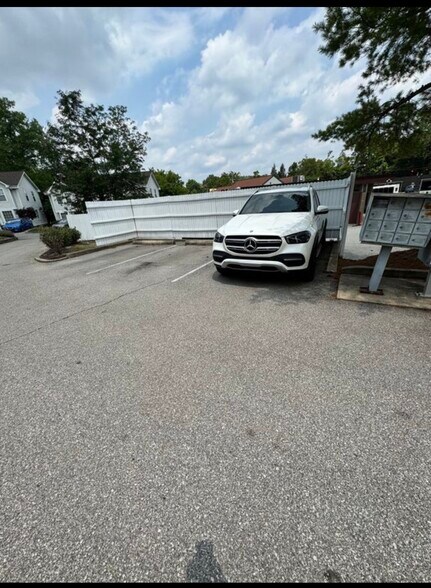 2 off street parking - 301 Bluegrass Ave