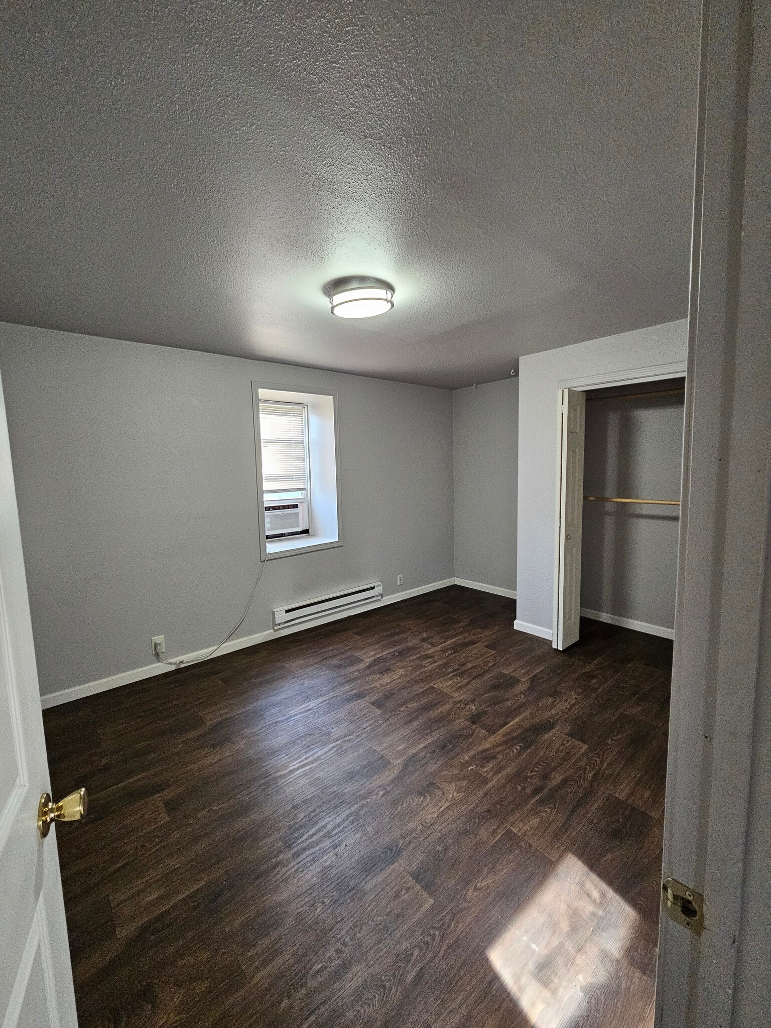 Building Photo - 1237 3rd Ave S