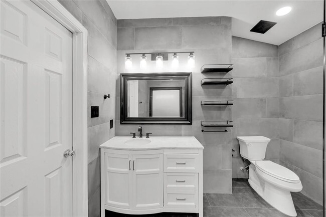 Building Photo - 15834 Mountain Mist Trail
