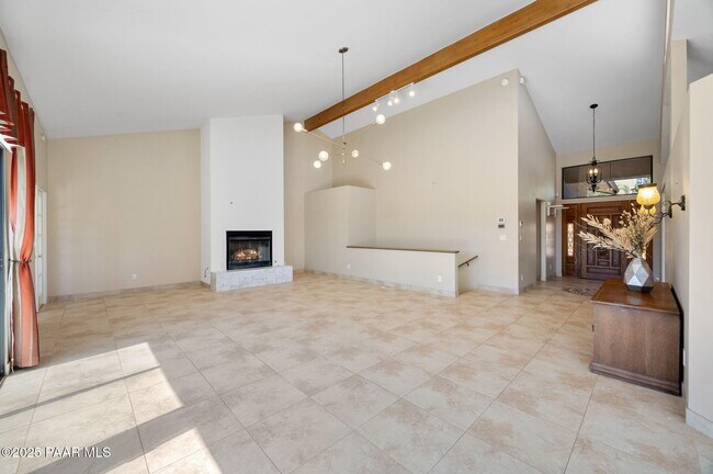 Building Photo - 2349 Loma Vista Dr