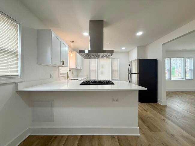 Building Photo - 14916 Langley Ave