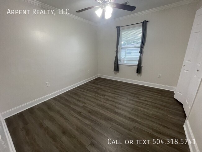 Building Photo - 212 5th St