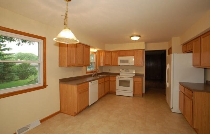 Kitchen - 2030 E Birch Dr