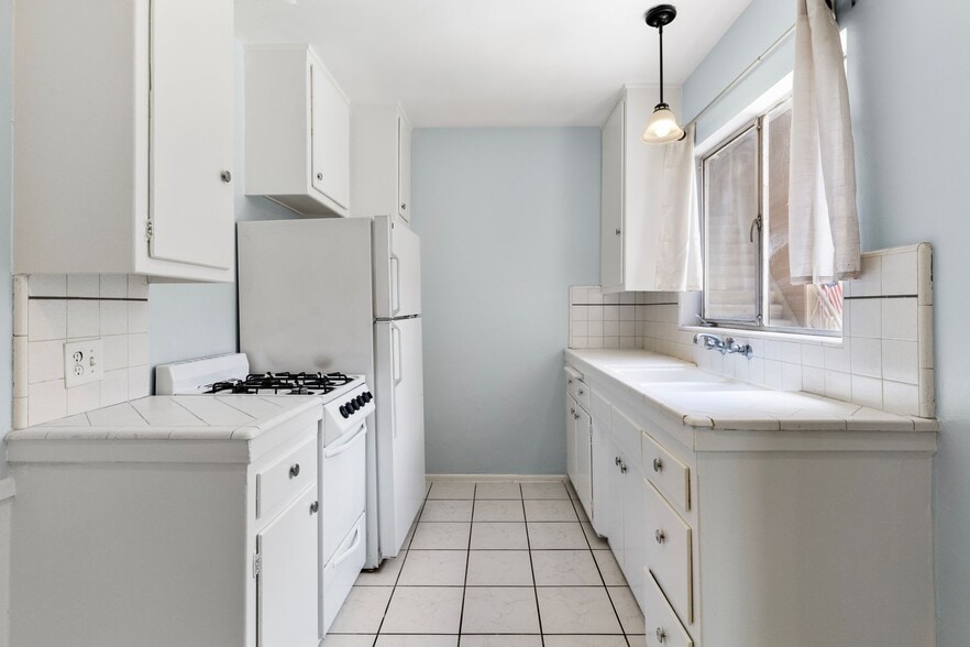 Building Photo - 3888 Potomac Ave