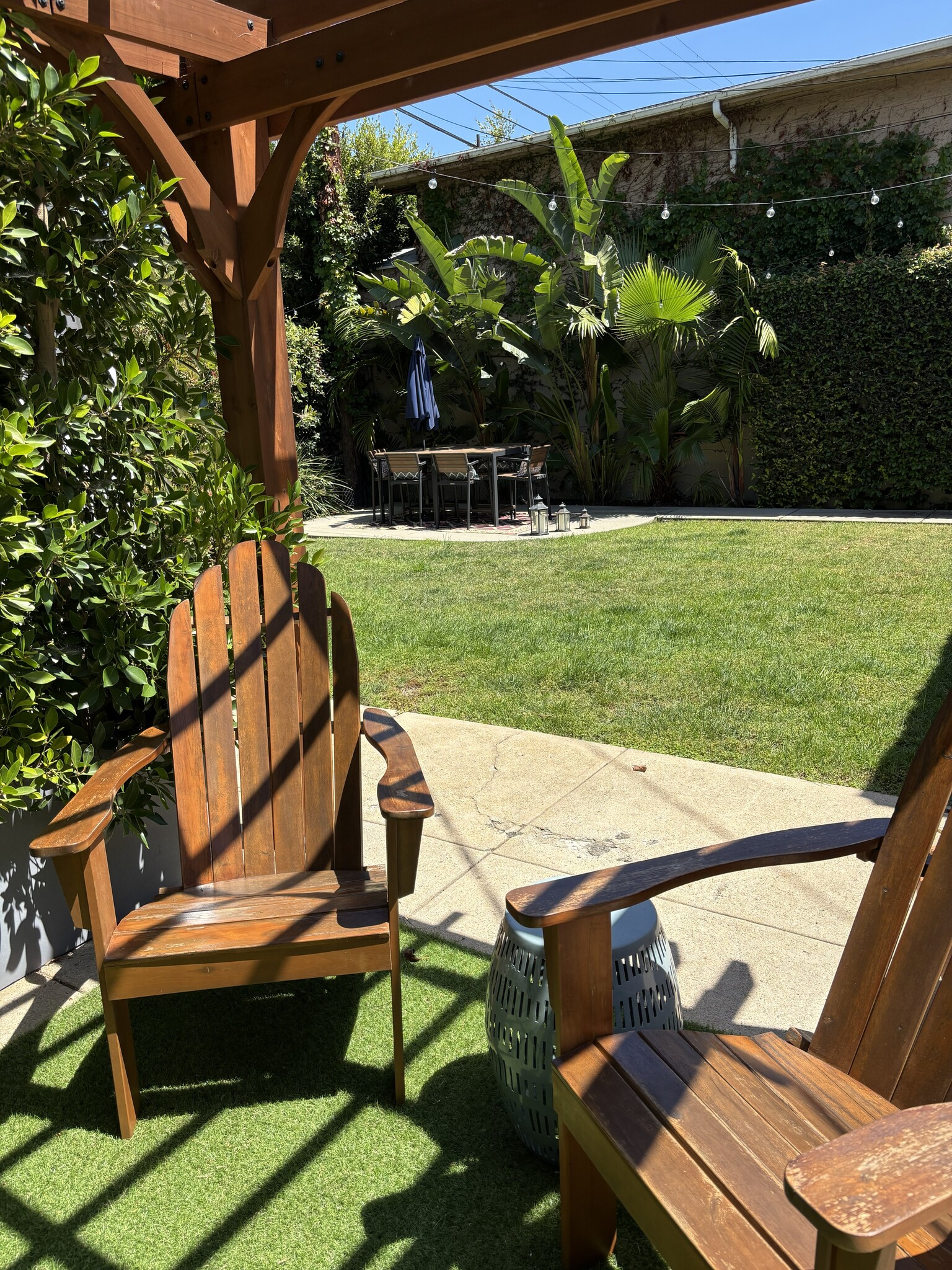 Backyard Pergola and Large Table - 848 N Kilkea Dr