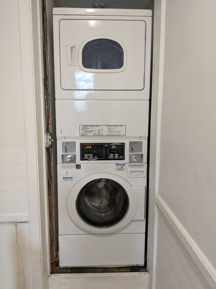 Building Photo - 148 Fifth St. Unit 2