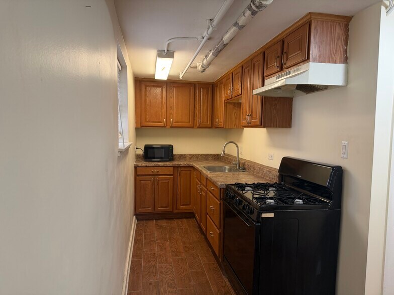 Building Photo - 58 Lincoln Ave