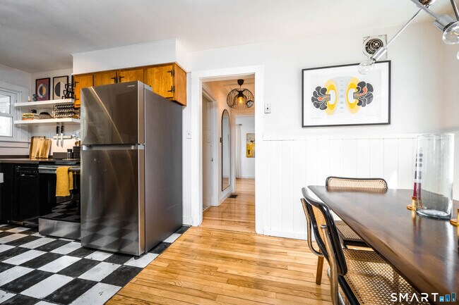 Building Photo - 474 US-7