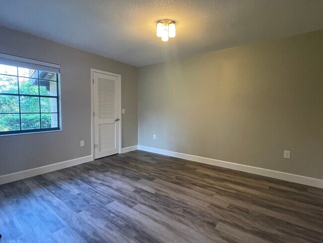 Building Photo - 4533 Morningside