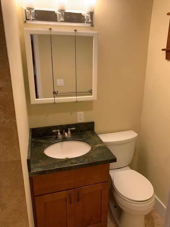 Building Photo - Kailua- Charming 1 bedroom, 1 bathroom cottage 2 blocks from the beach