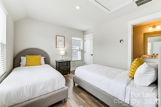 Building Photo - 3015 Jolene Ct