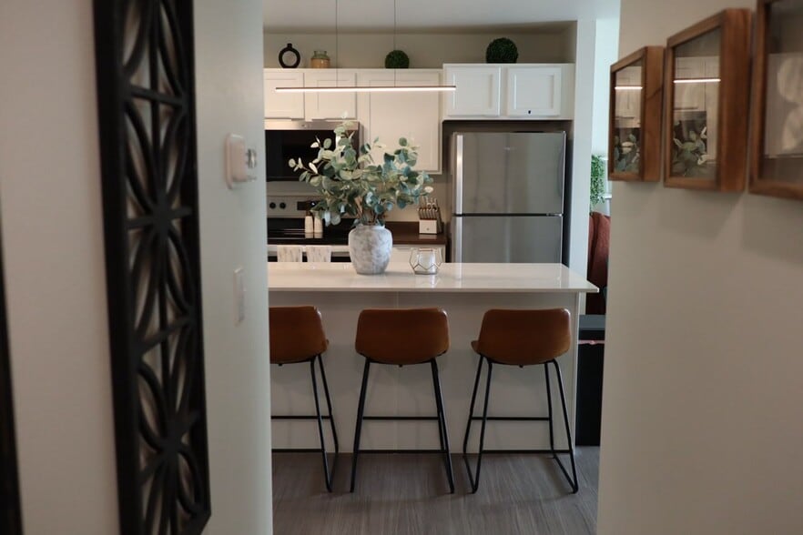 Building Photo - Rail10 Lofts