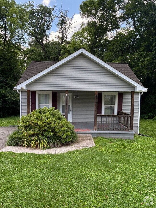 Building Photo - North Knoxville Cottage!