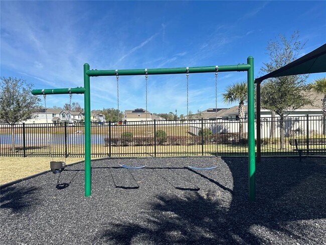 Building Photo - 2946 Canary Ave