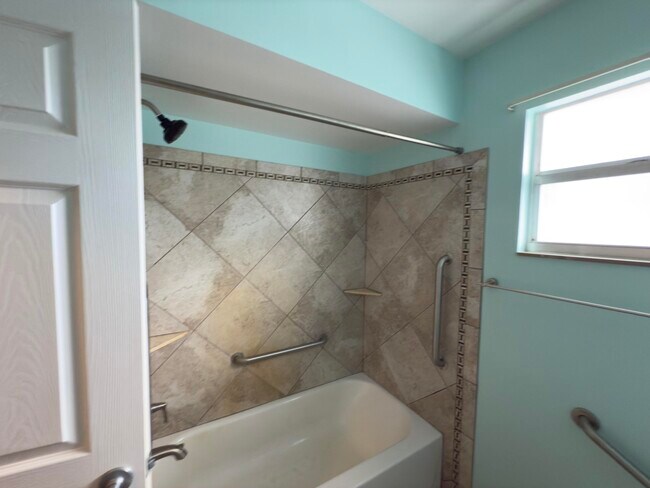 Building Photo - 2819 SW Cornell Ave