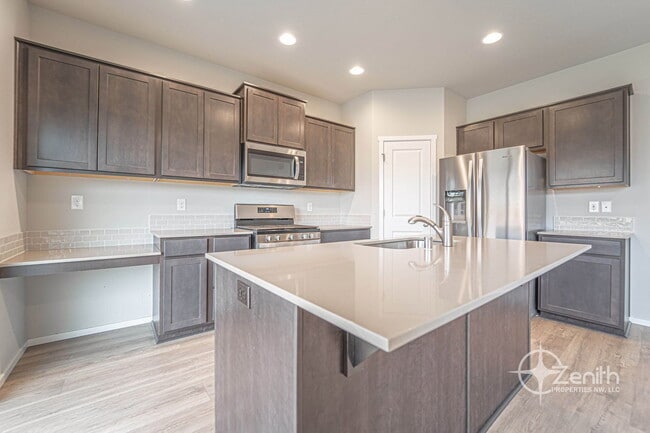 Building Photo - 2608 S White Salmon Dr