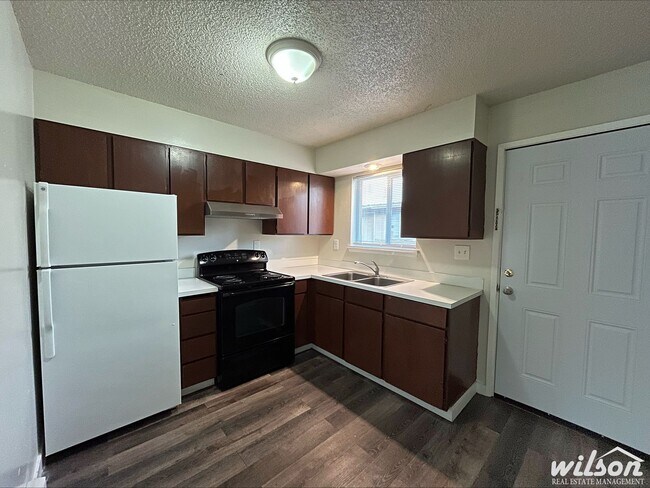 Building Photo - 408 W Pierce St