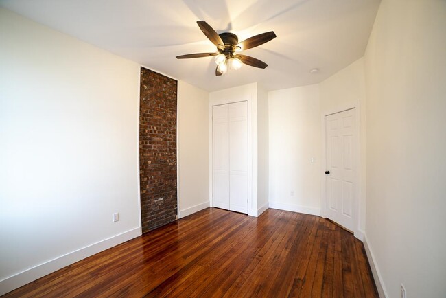Building Photo - 206 48th St