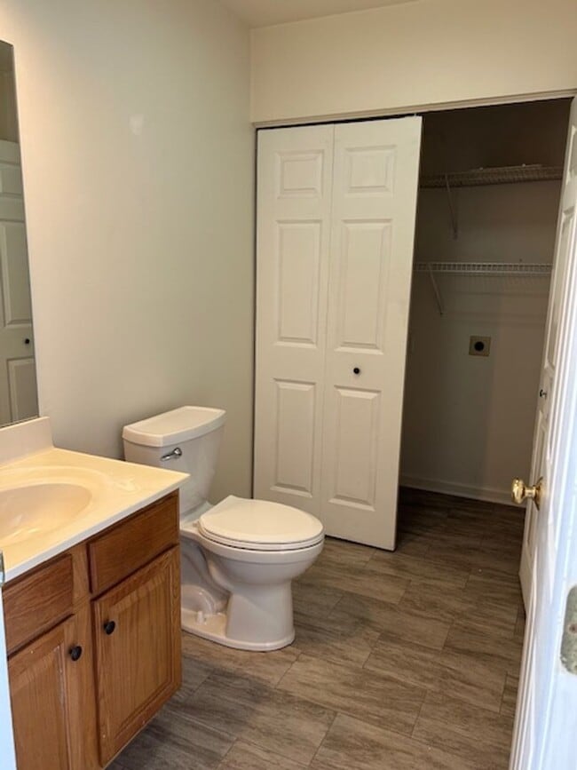 Building Photo - 3 Bedroom 1.5 Bath in Central School District