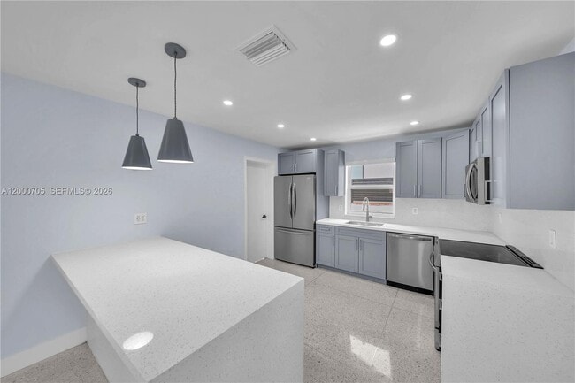 Building Photo - 2311 SW 23rd St