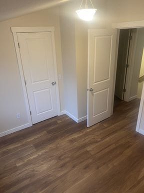 Building Photo - LIKE NEW three bedroom with fantastic updates, one car garage and private newly fenced front patio!