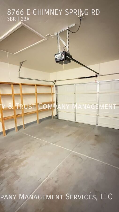 Building Photo - 8766 E Chimney Spring Dr