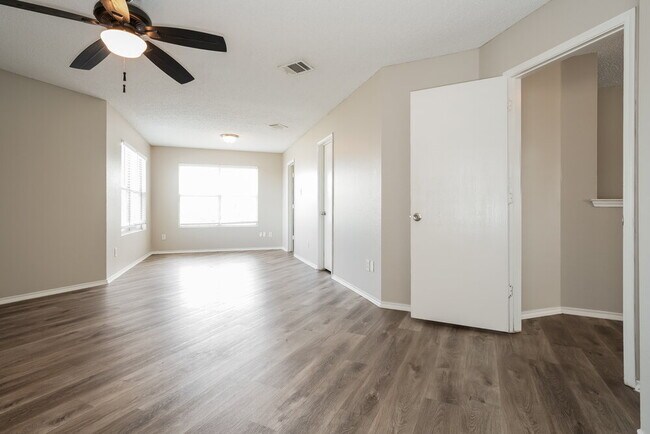 Building Photo - 316 Dakota Ridge Dr
