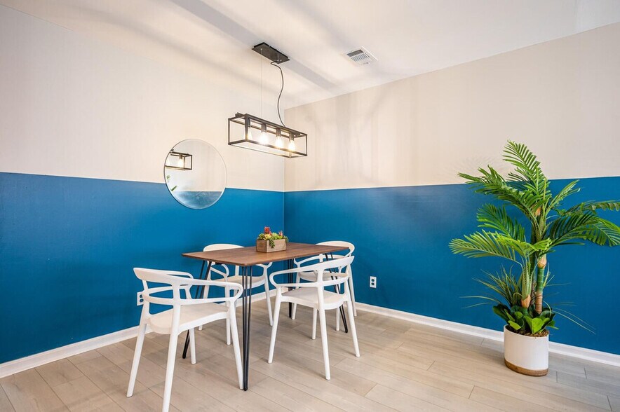 Building Photo - 1267 Sweet Pine Dr