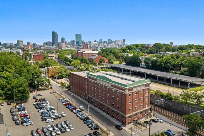Building Photo - 166 Terrace St