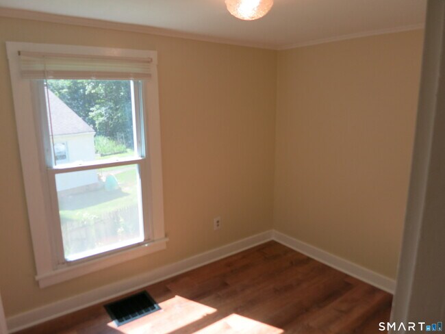 Building Photo - 16 Leesville Rd