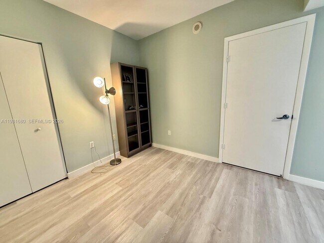 Building Photo - 92 SW 3rd St