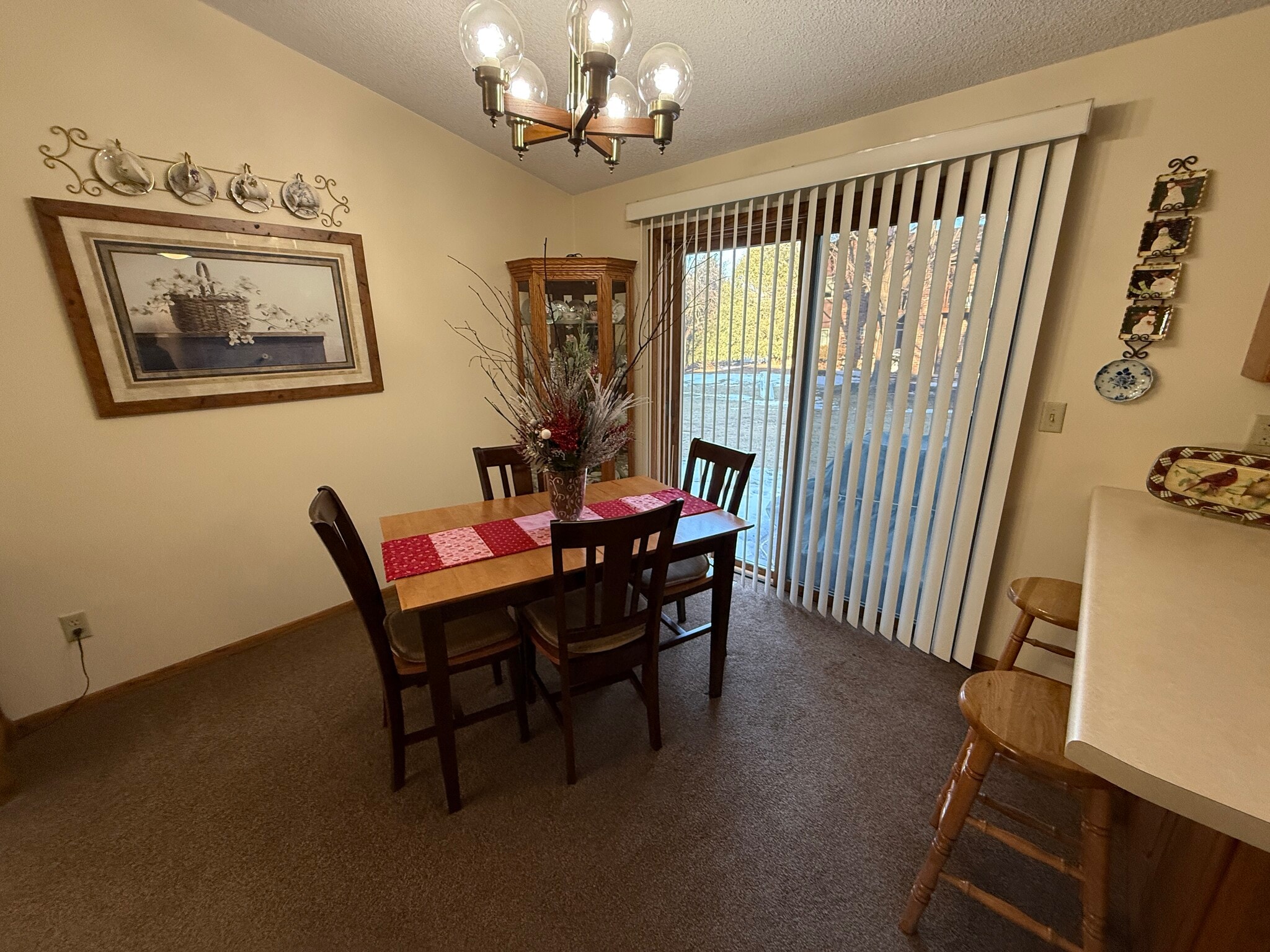 Building Photo - 520 S Kensington Dr