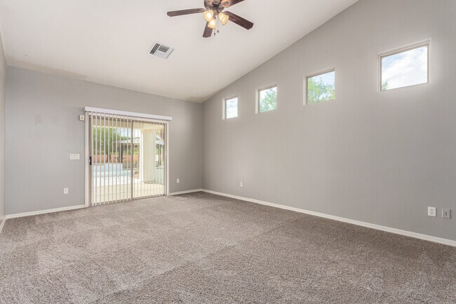 Building Photo - 10335 N Tall Cotton Dr