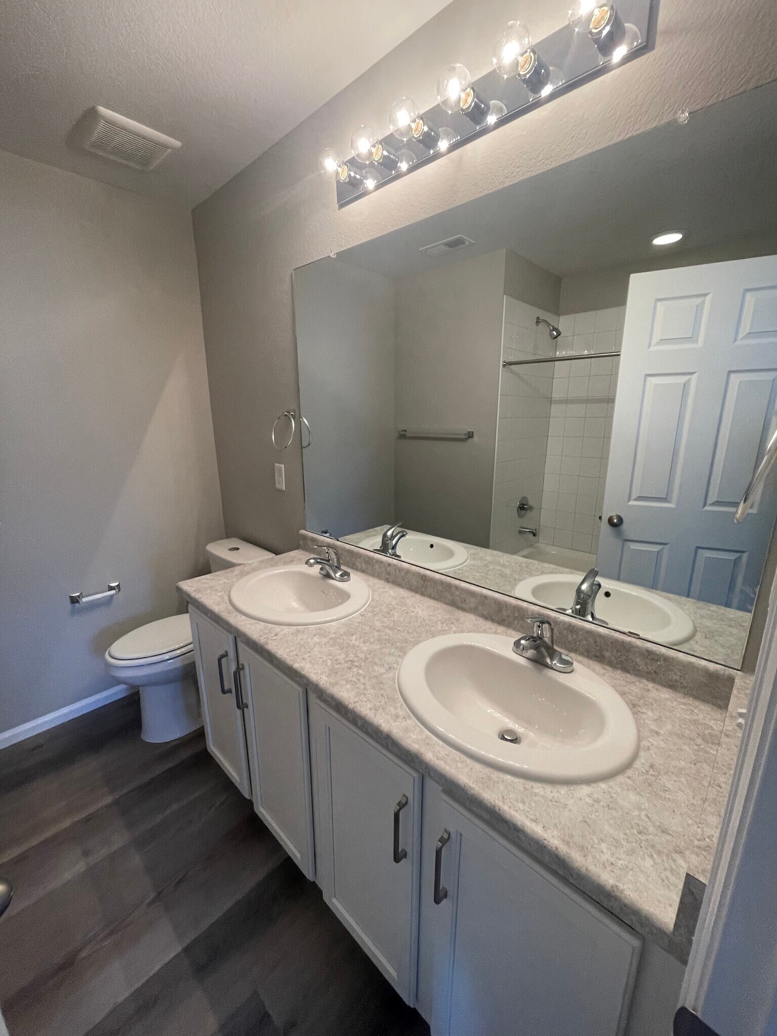 Building Photo - 332 Vista Cliff Cir