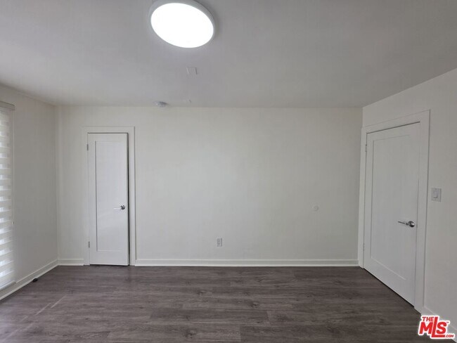 Building Photo - 1635 S Beverly Glen Blvd
