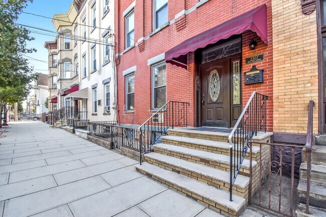 Building Photo - 2307 New York Ave