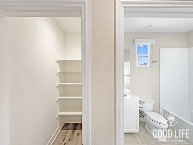 Building Photo - Stunning 3Bd/3.5Ba Home in Irvine w/Large Patio, Modern Design and 2 Master Suites!