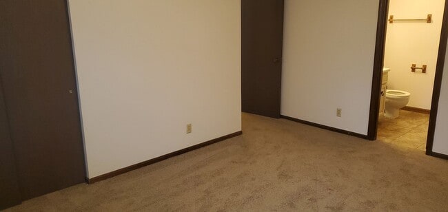 Building Photo - 3304 Albany Ct