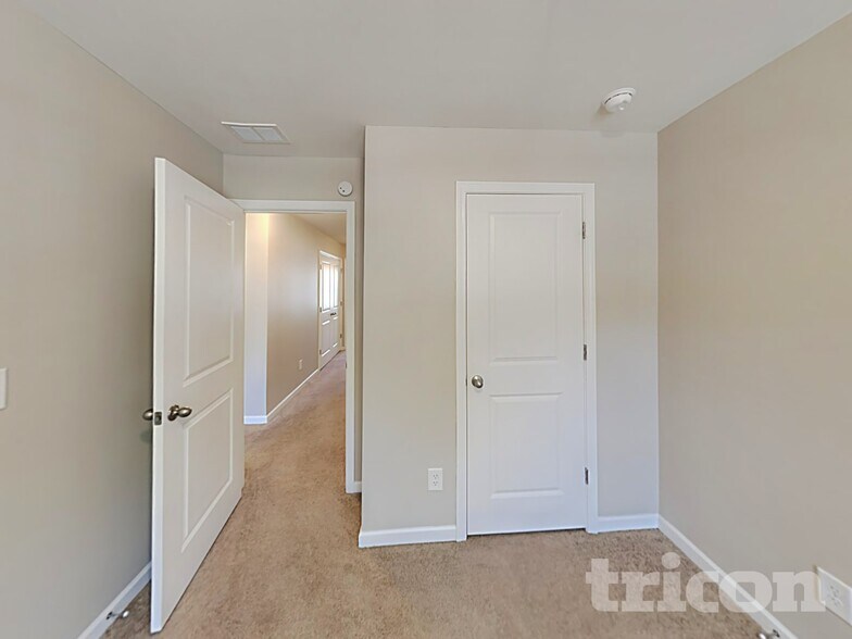 Building Photo - 11877 Fuller St