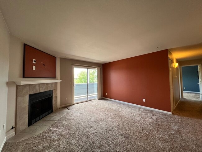 Building Photo - 4670 White Rock Cir