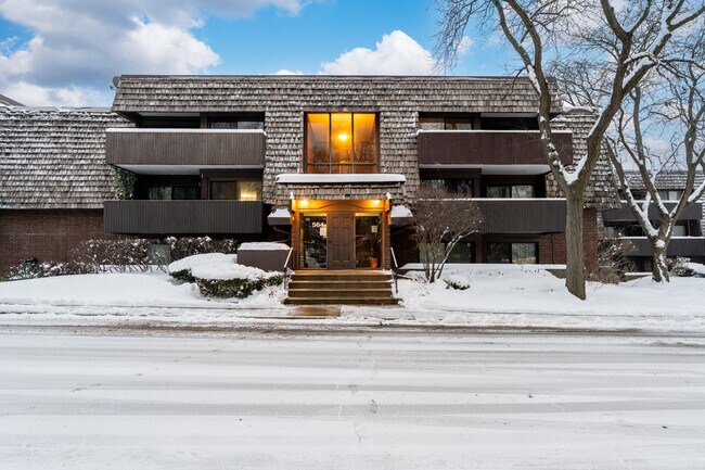 Primary Photo - 564 Timber Ridge Dr