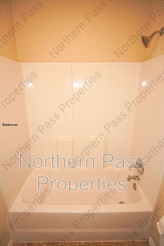 Building Photo - 2866 Grant 6