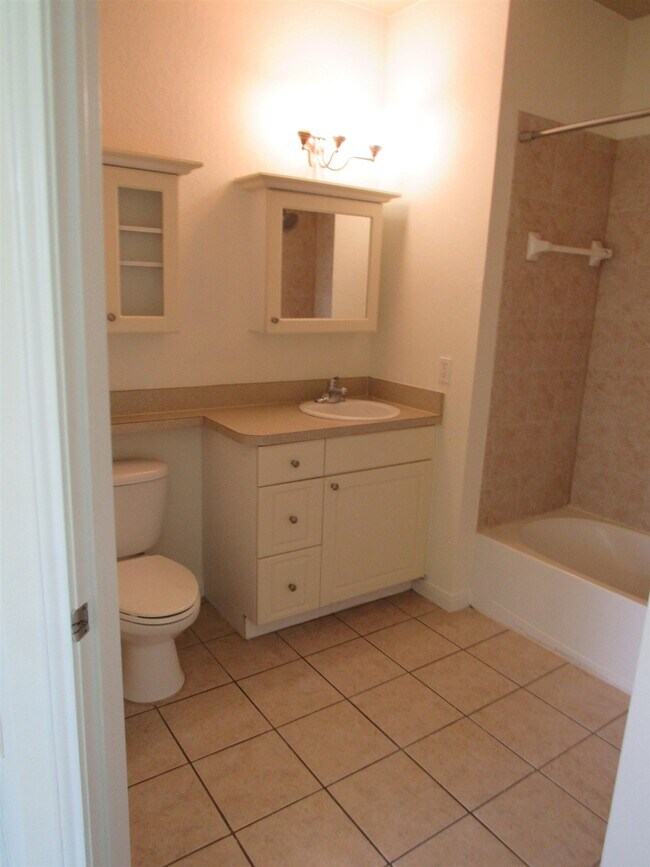 Building Photo - 255 Old Village Center Cir