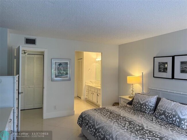 Building Photo - 4900 N Ocean Blvd